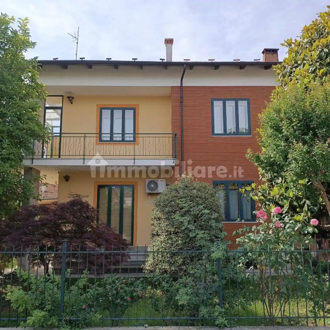 Villa in vendita a Busca