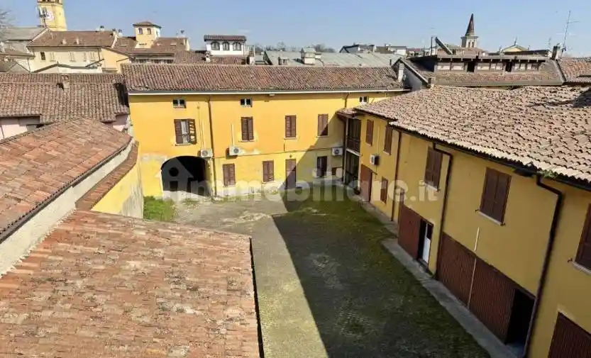 Palazzo - Edificio in vendita a Codogno