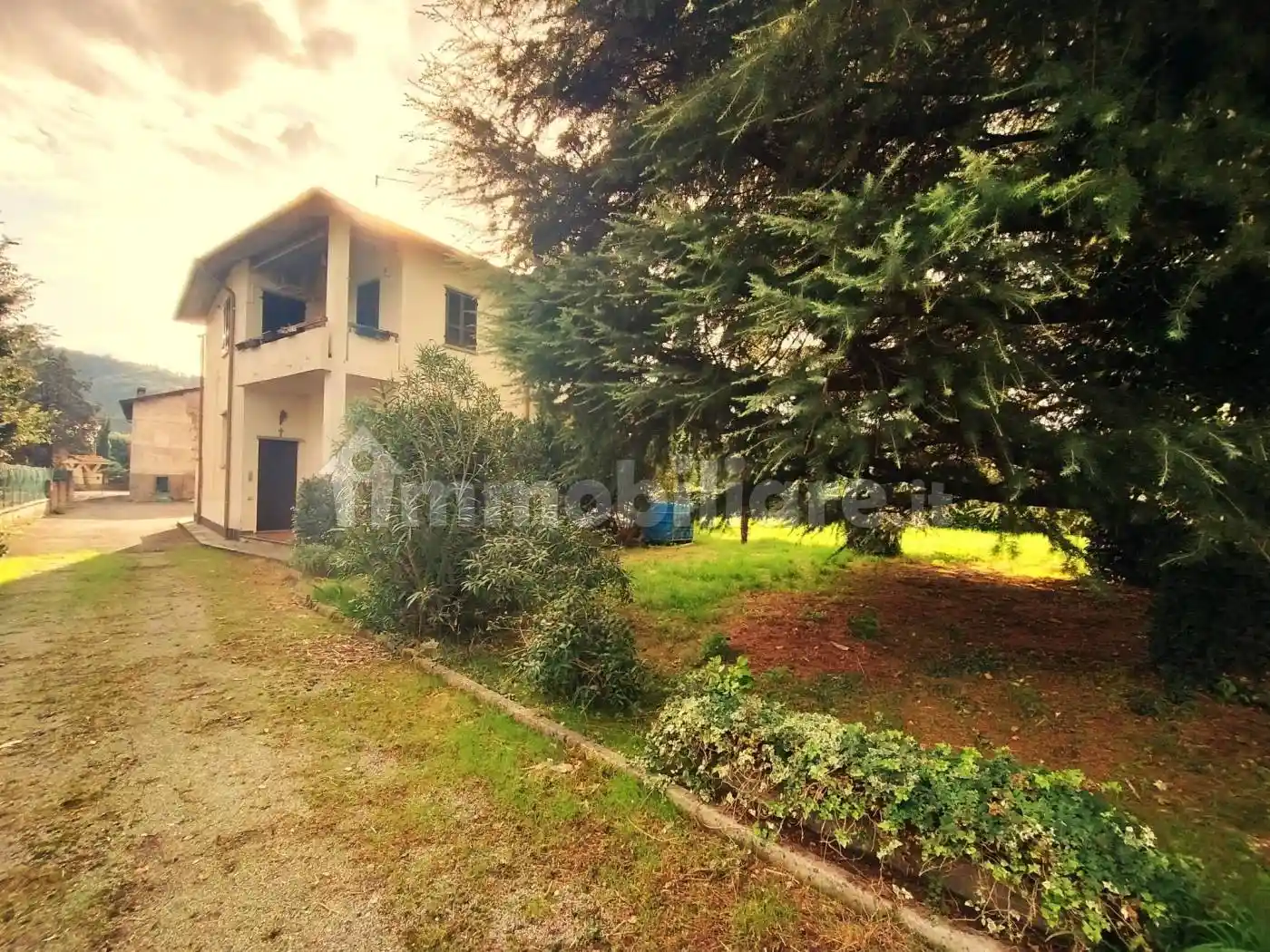 Villa in vendita a Carobbio degli Angeli