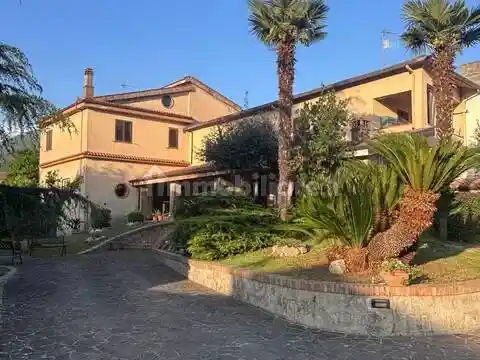 Villa in vendita a Calvi Risorta
