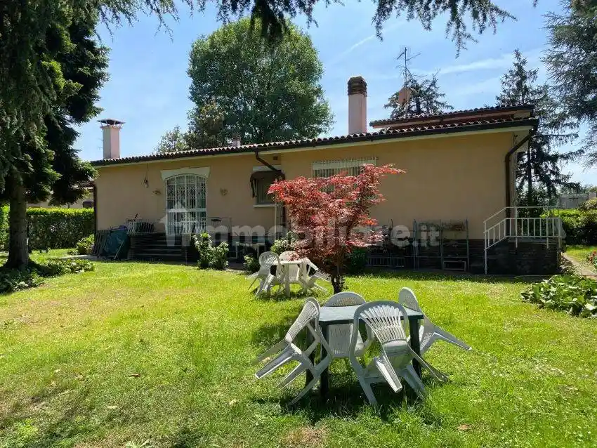 Villa in vendita a Cassina de' Pecchi