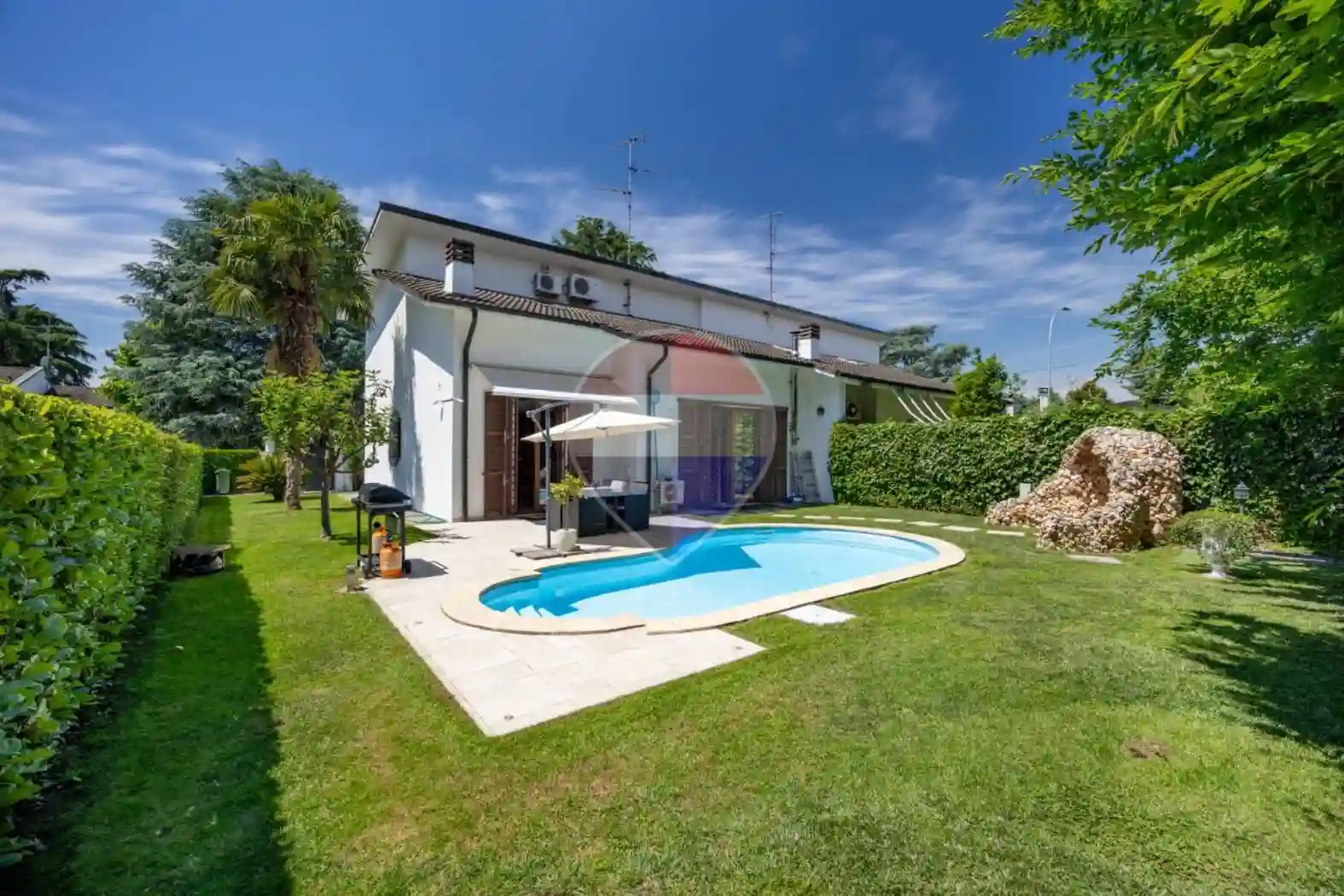 Villa - foto 2