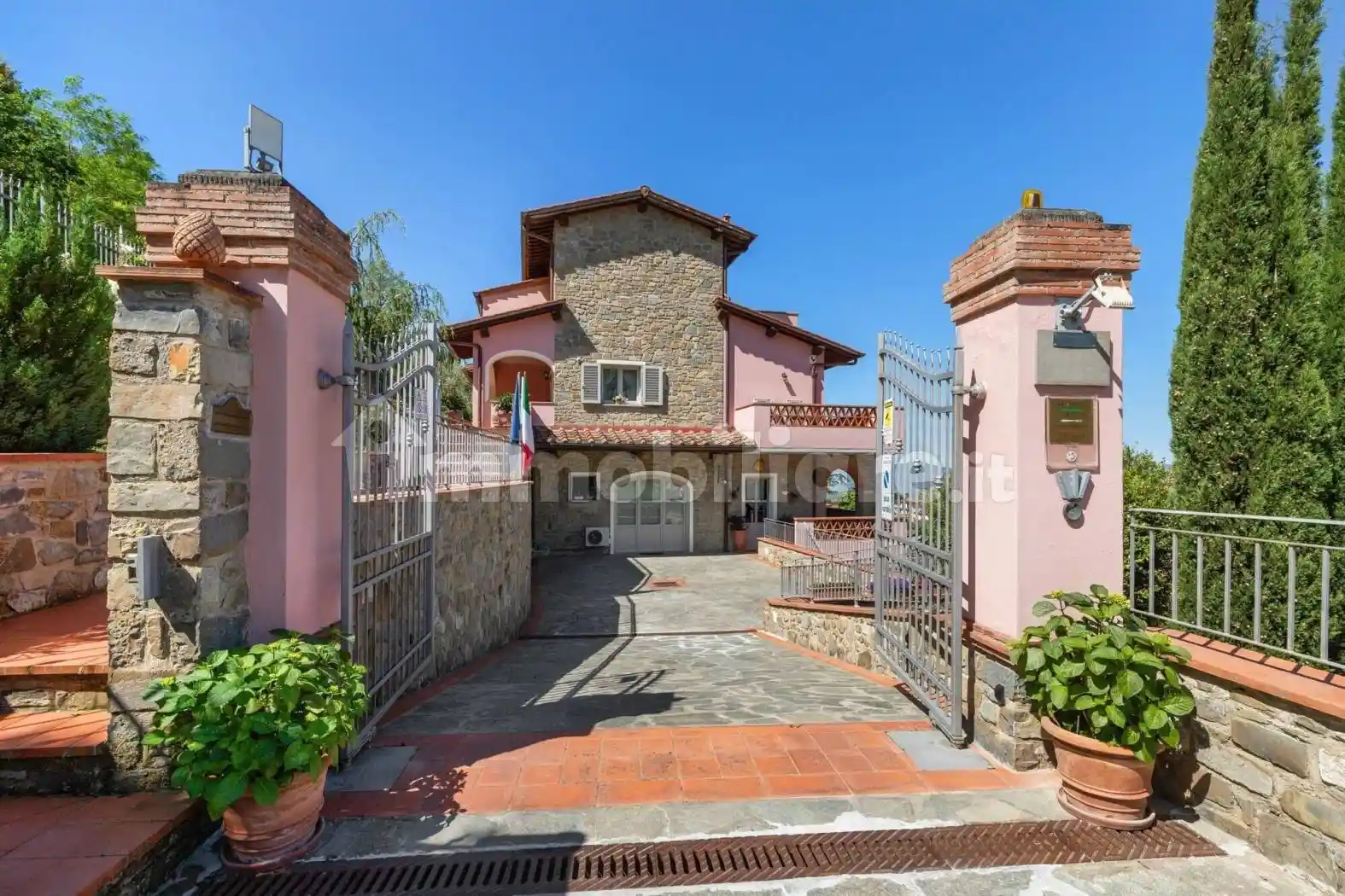 Villa in vendita a Reggello