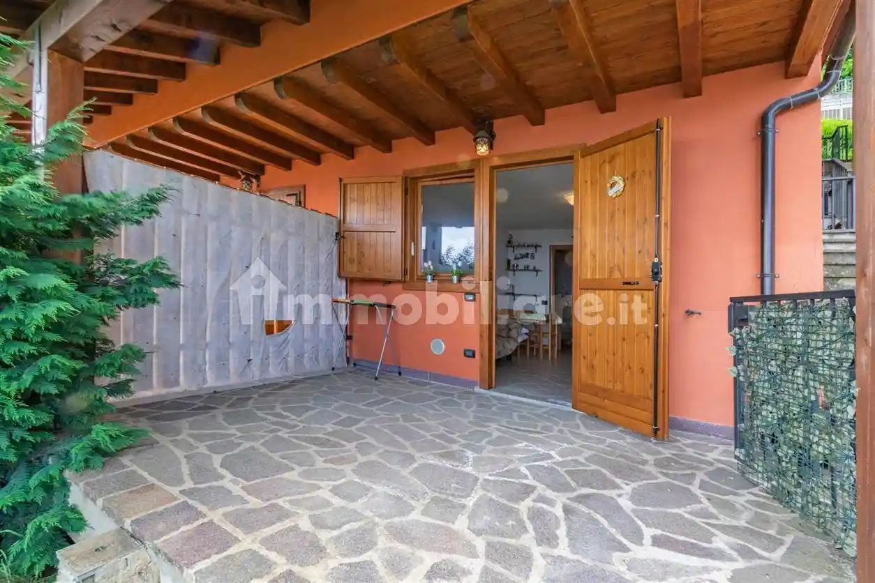 Appartamento in vendita a Costa Valle Imagna