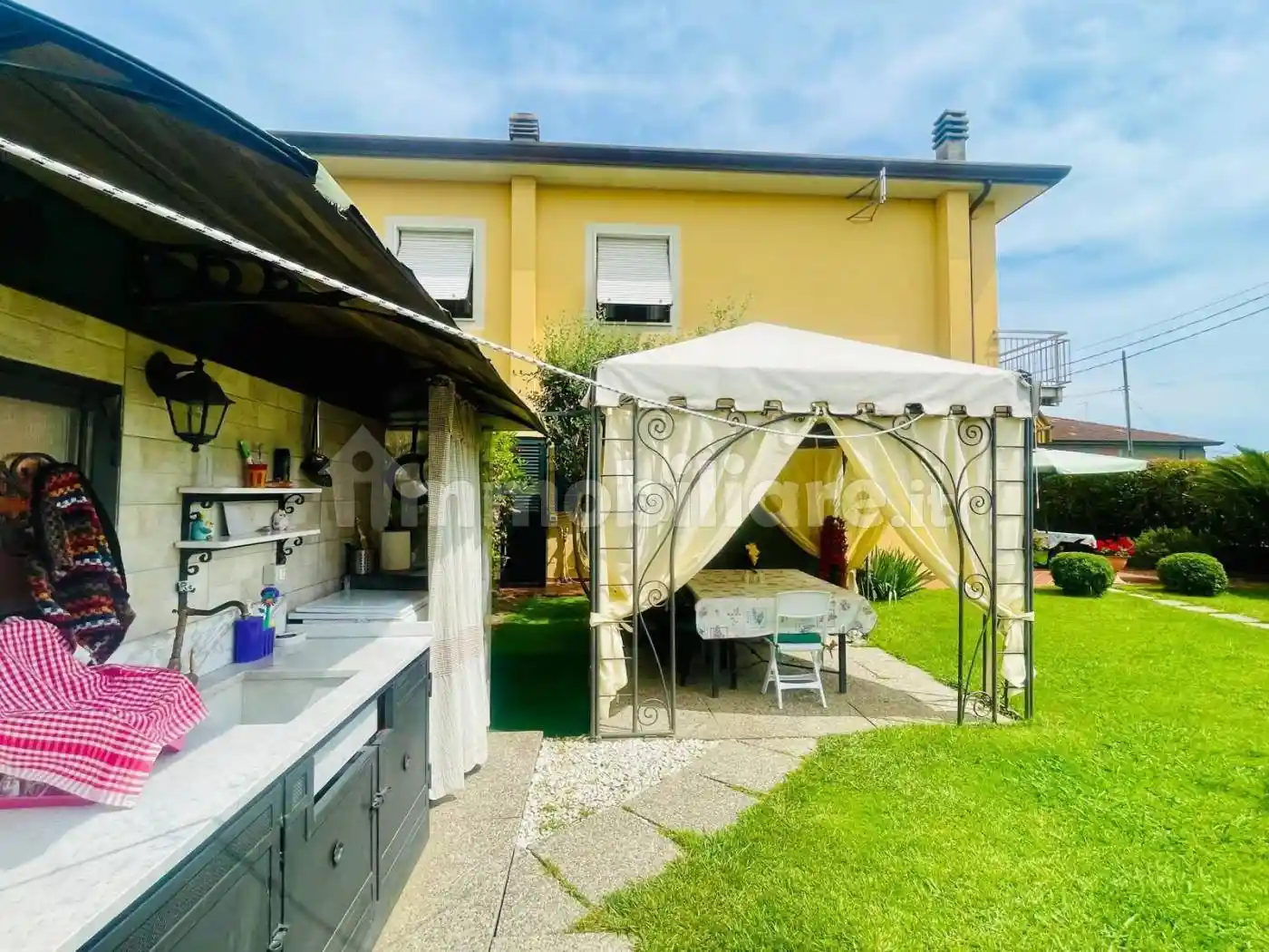 Appartamento in vendita a Luni