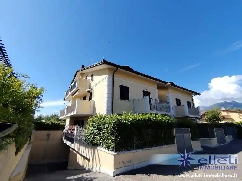 Appartamento in vendita a Massa