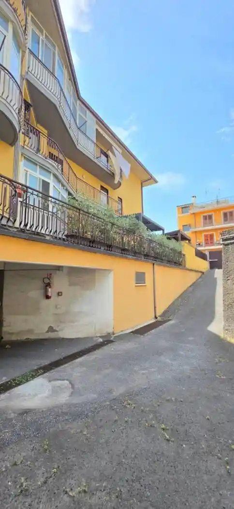 Palazzo - Edificio in affitto a Tremestieri Etneo