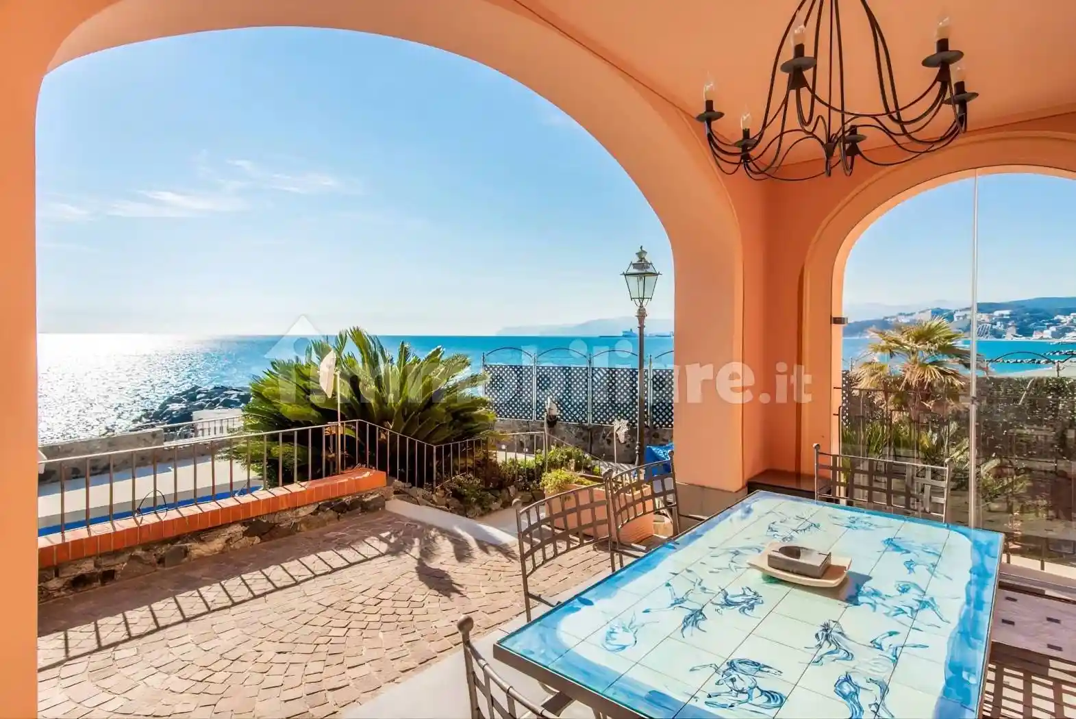 Villa in vendita a Albisola Superiore