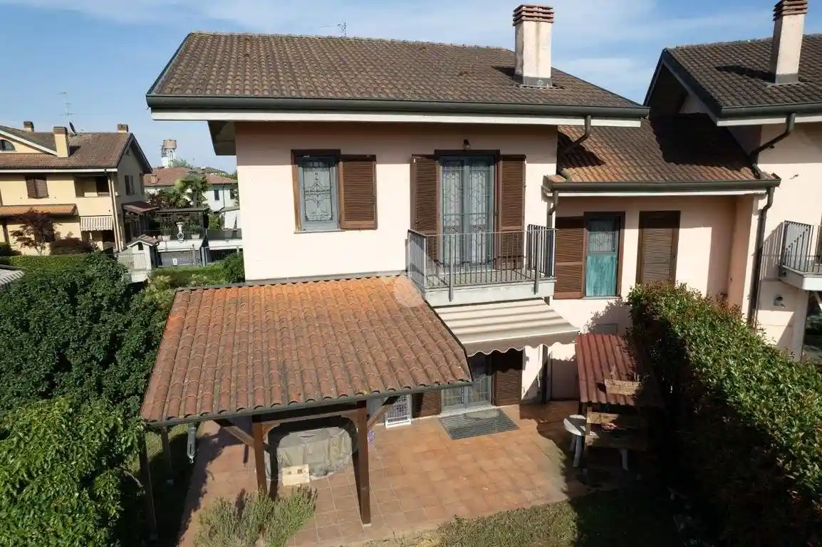 Villetta a schiera in vendita a Rosate