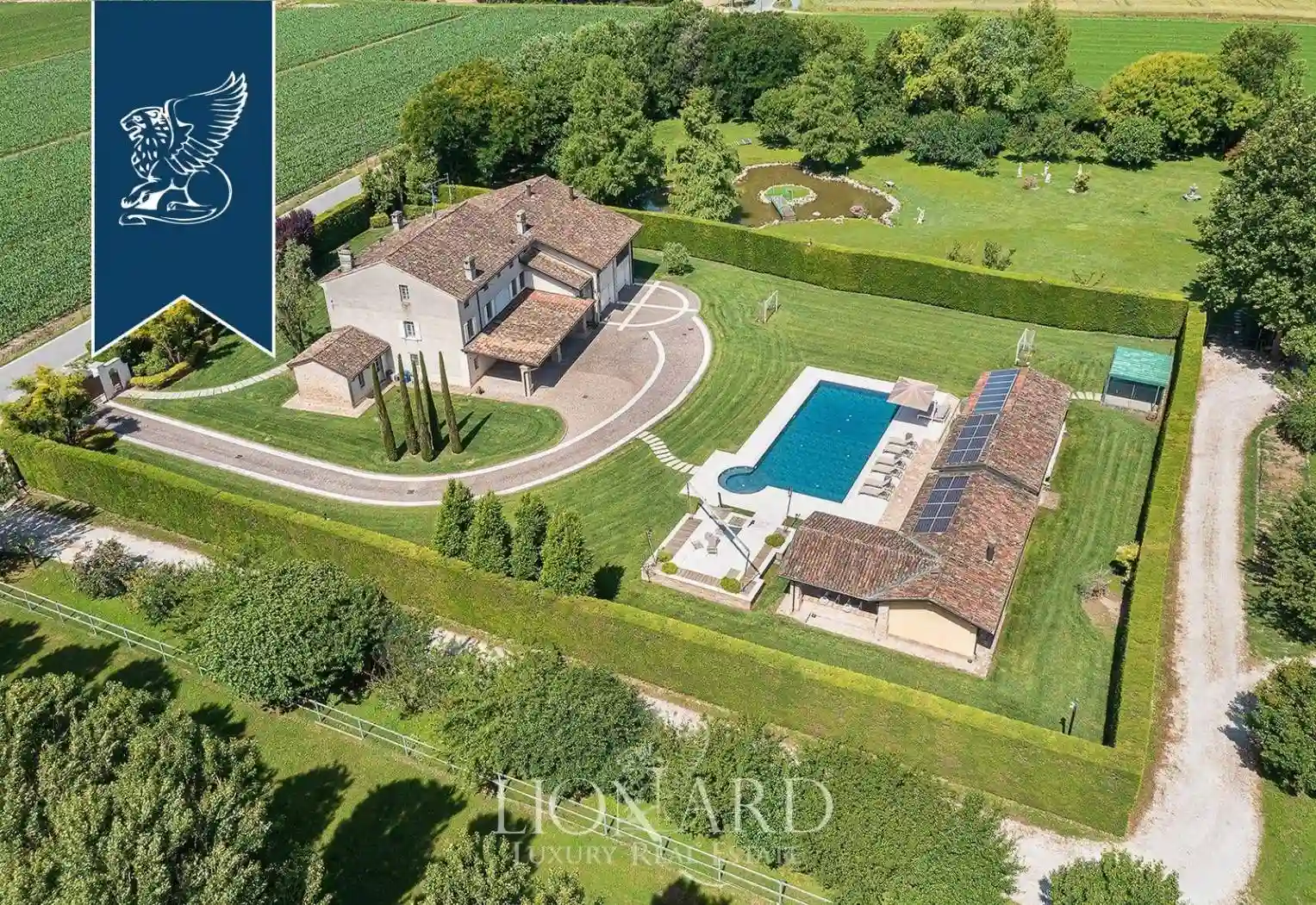 Villa - foto 2