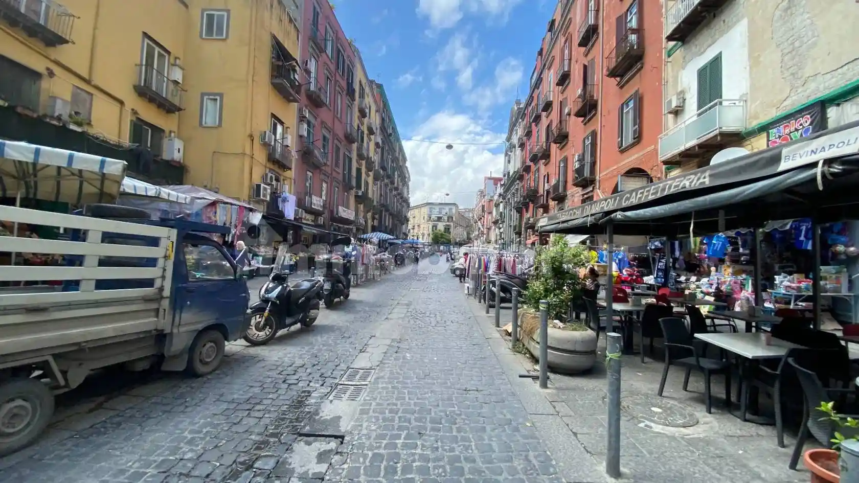 Appartamento in vendita a Napoli