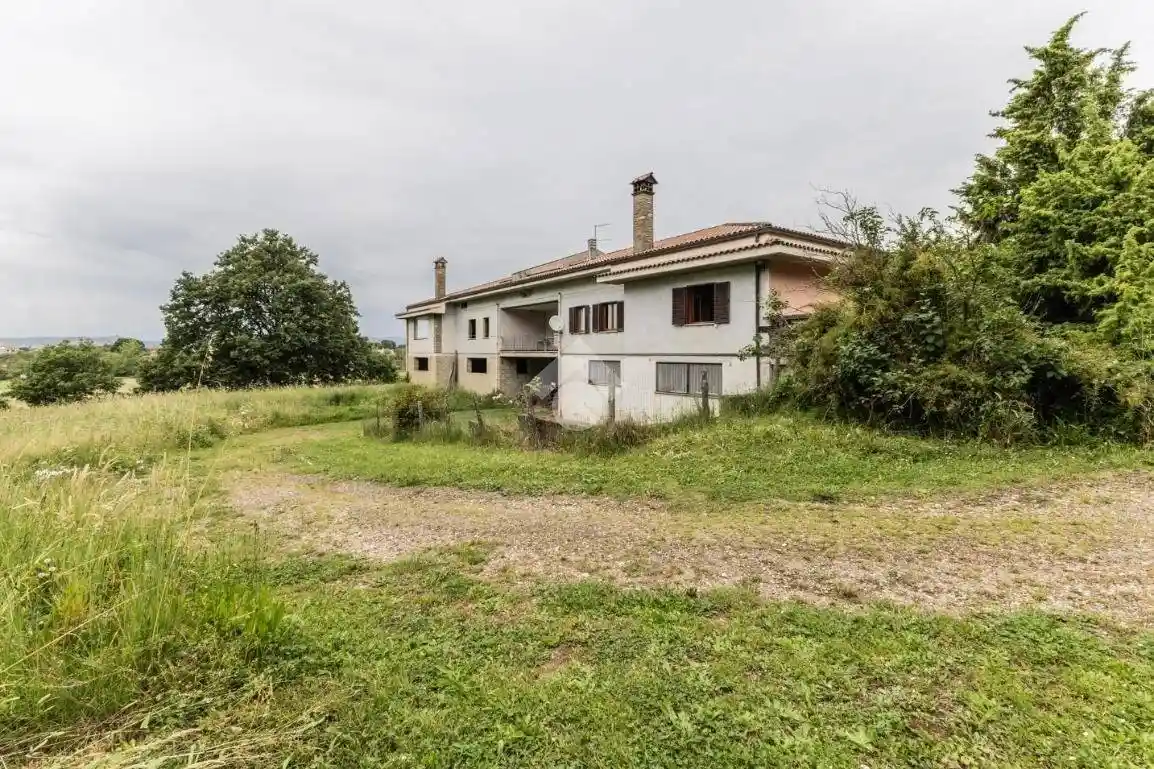 Villa in vendita a Bracciano