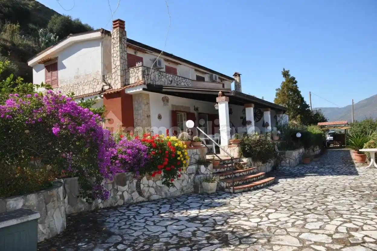 Villa in vendita a Itri