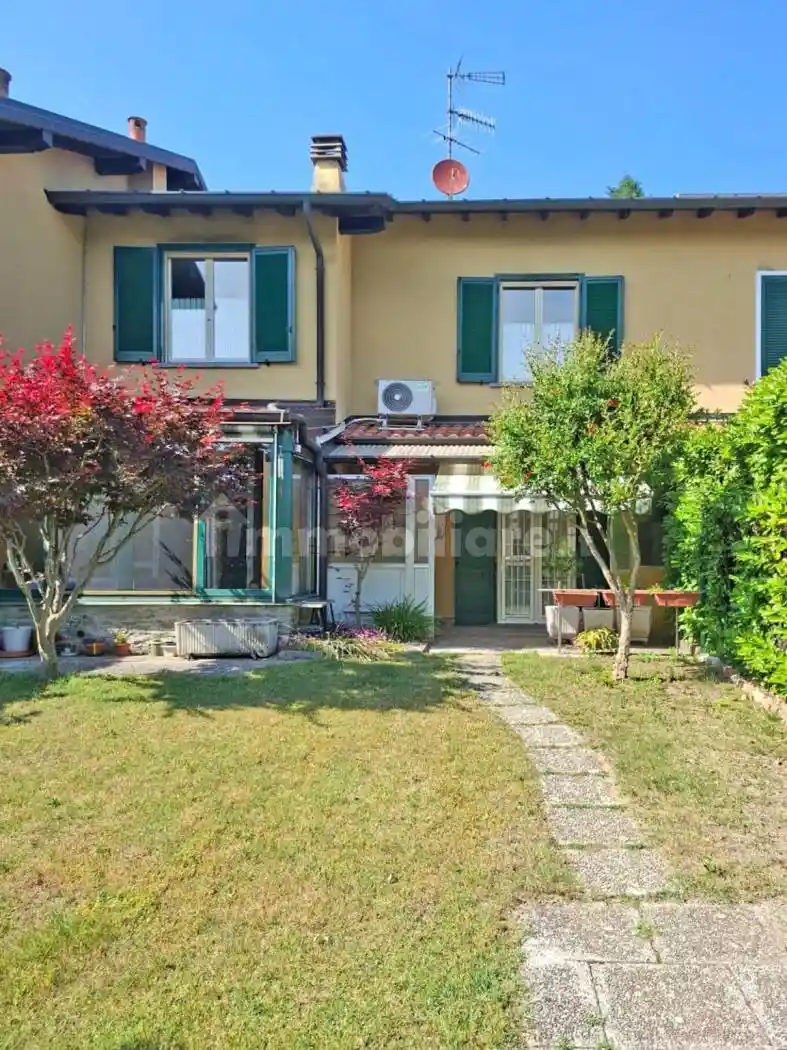 Villetta a schiera in vendita a Comabbio