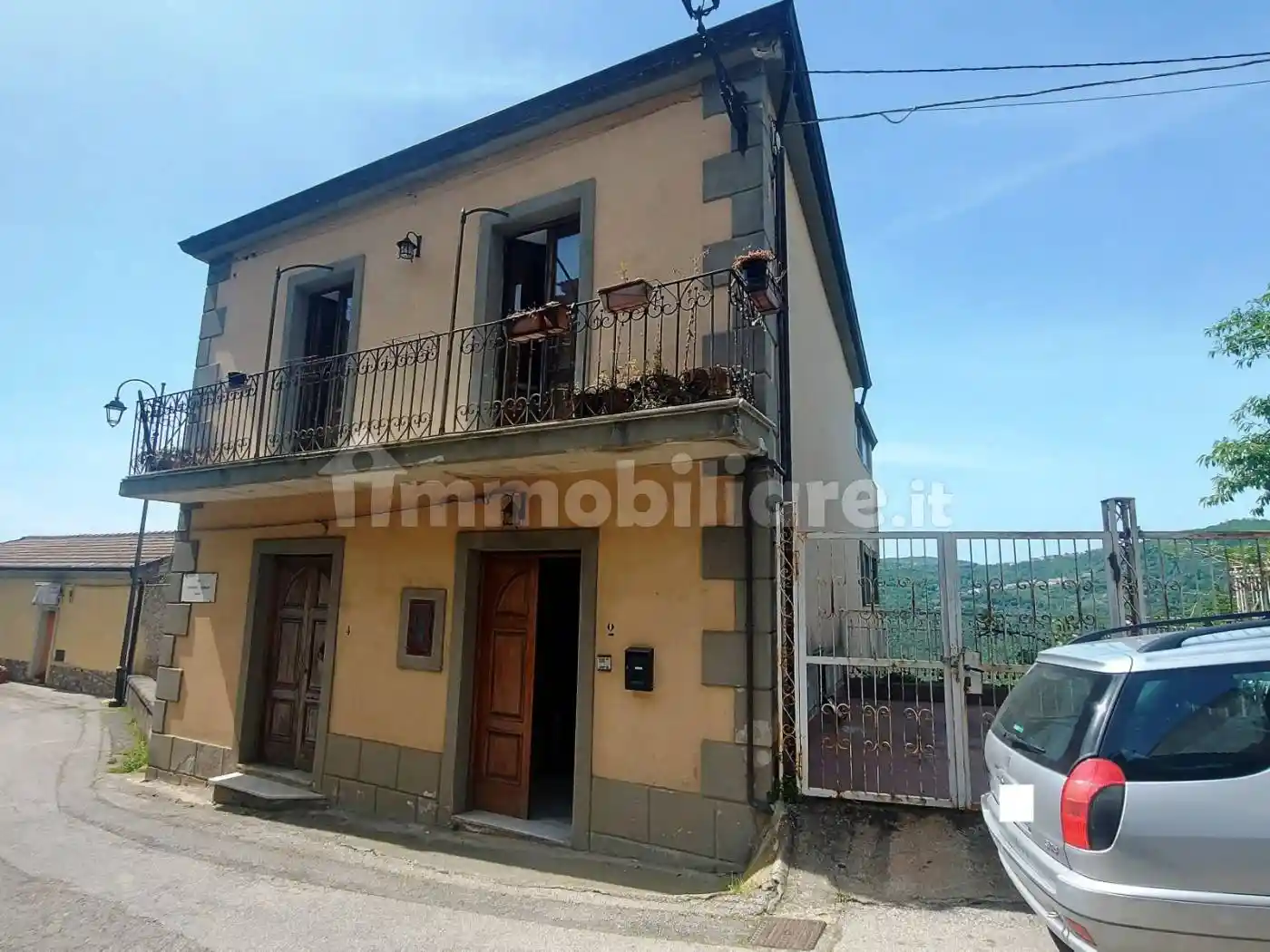 Villa in vendita a Lustra