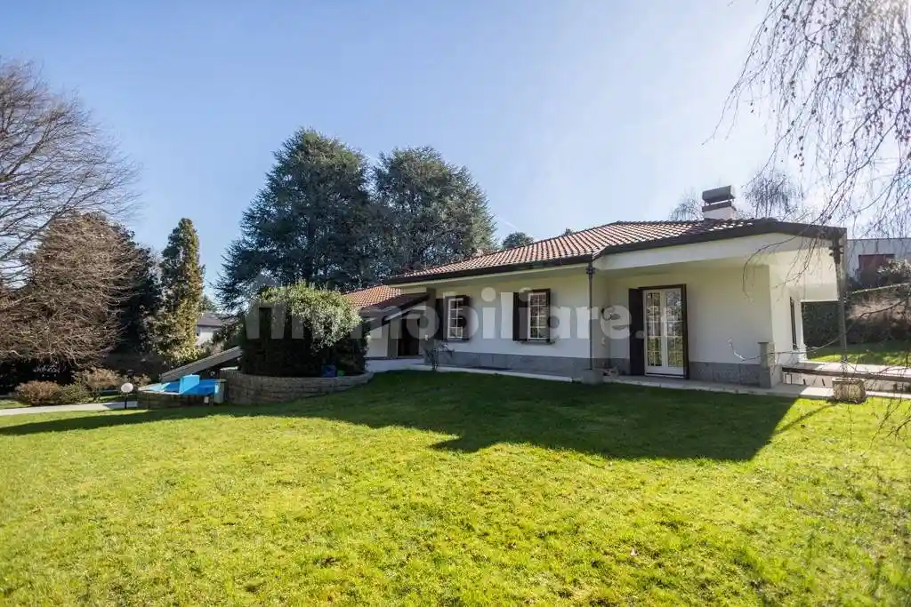 Villa in vendita a Barlassina