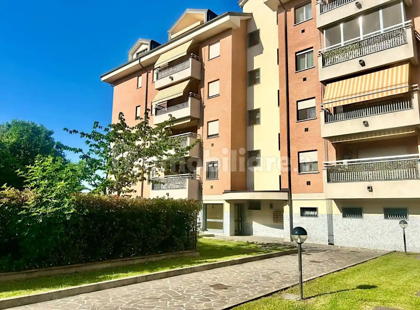 Appartamento in vendita a Locate di Triulzi
