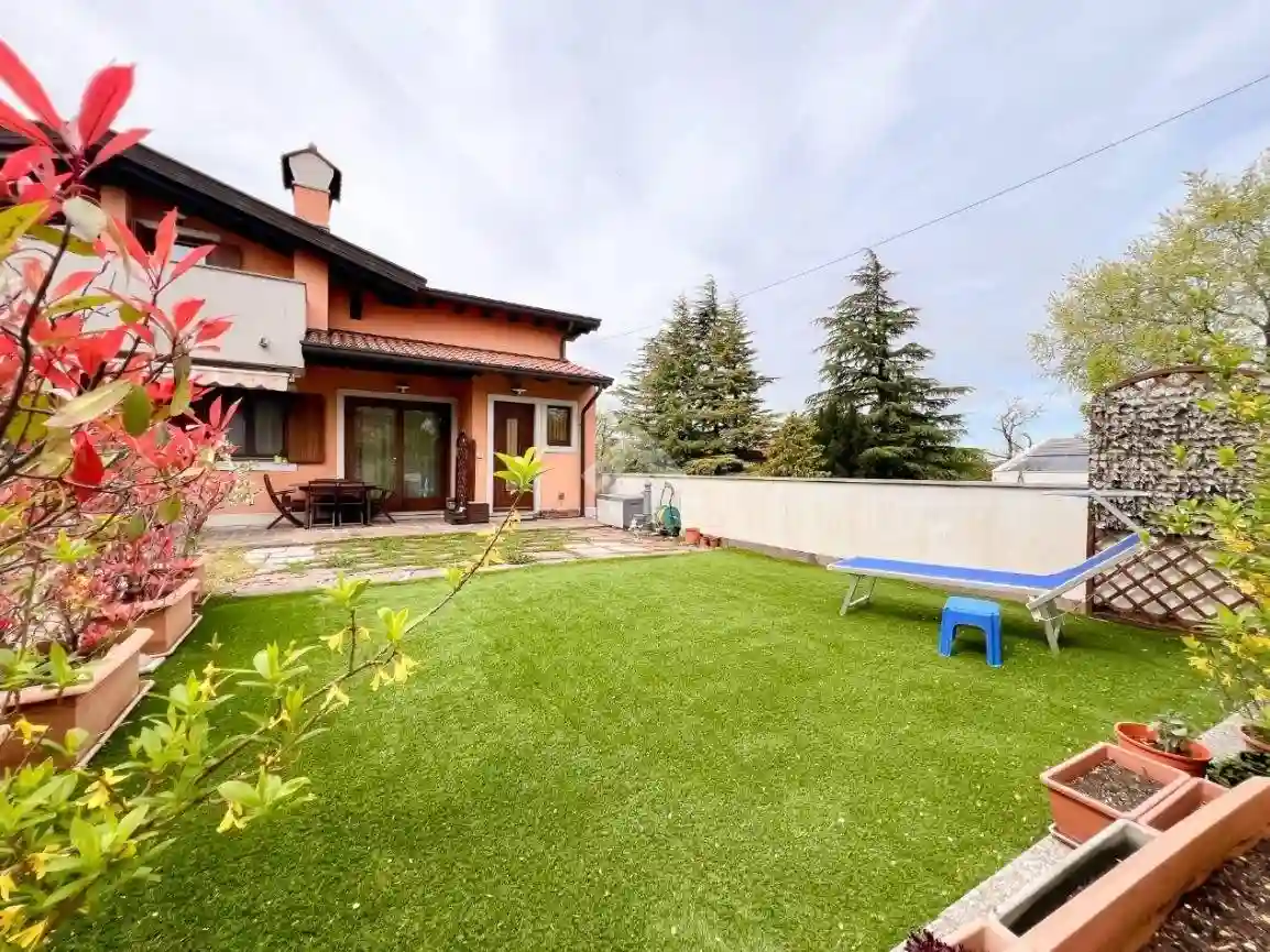 Villa - foto 2