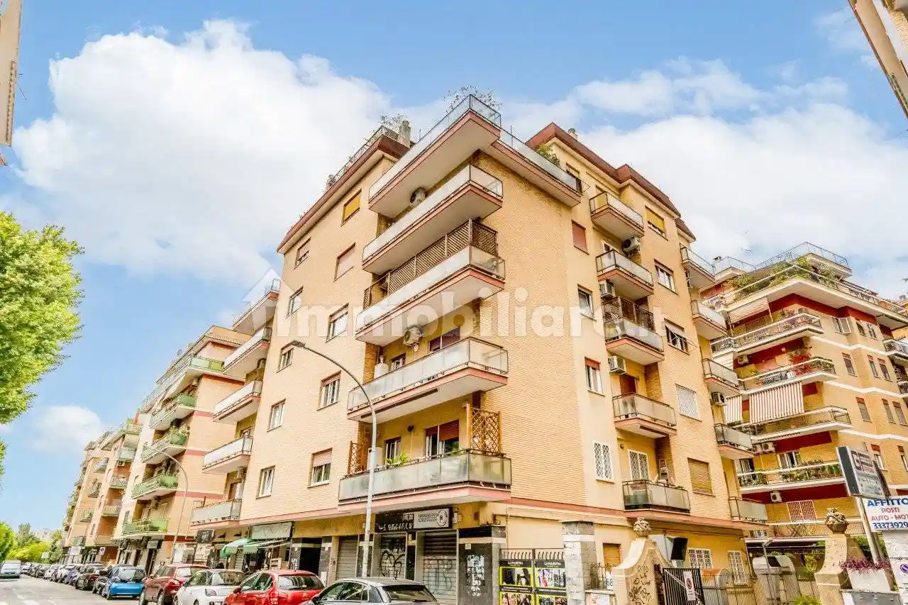 Appartamento in vendita a Roma