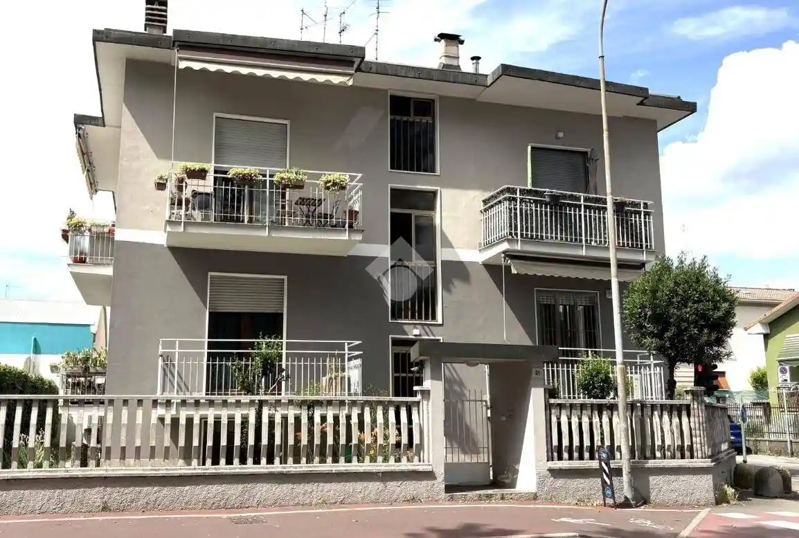 Appartamento in vendita a Senago