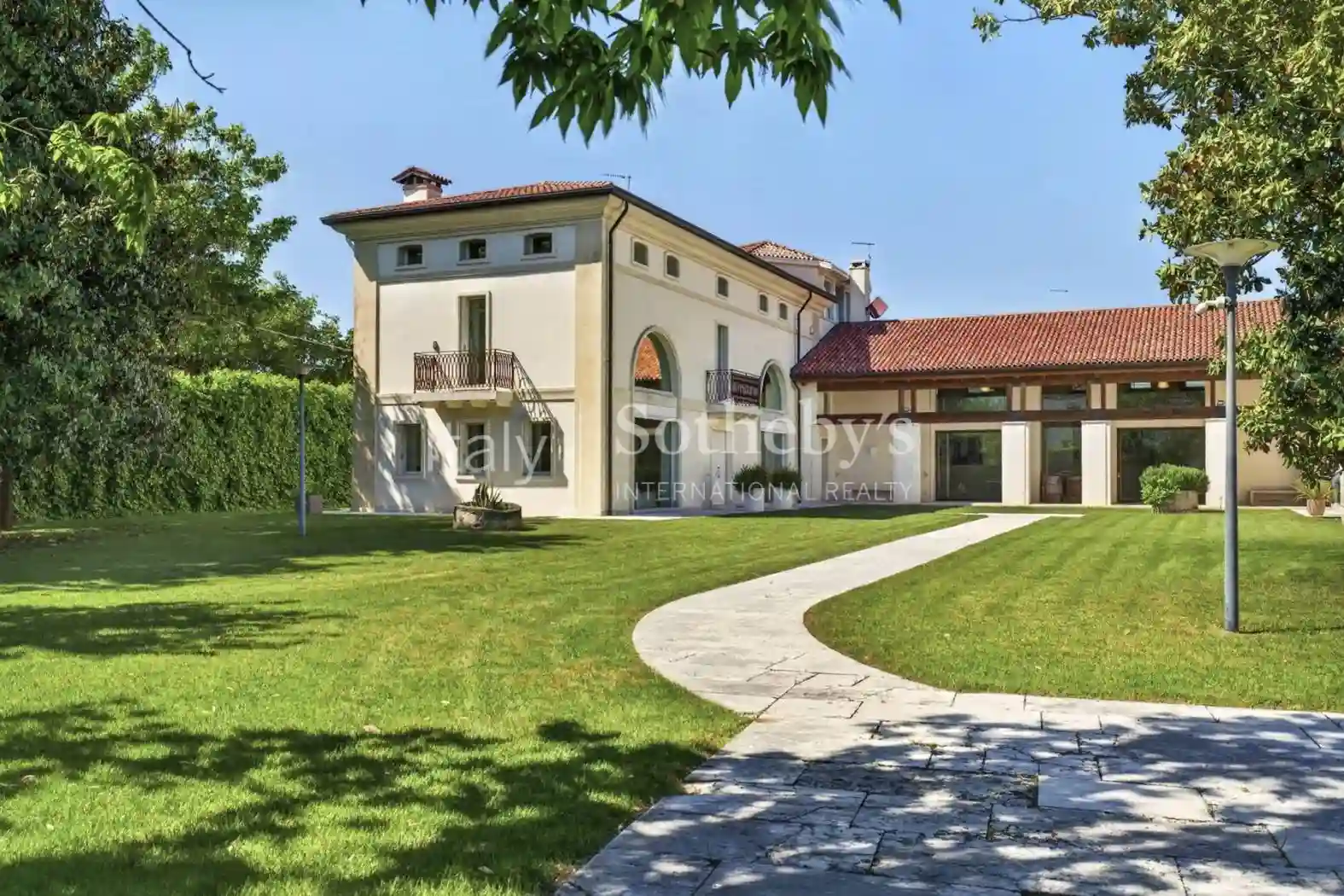 Villa - foto 2