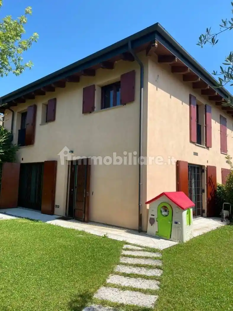 Villa in affitto a Modena