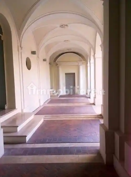Palazzo - Edificio in affitto a Ancona