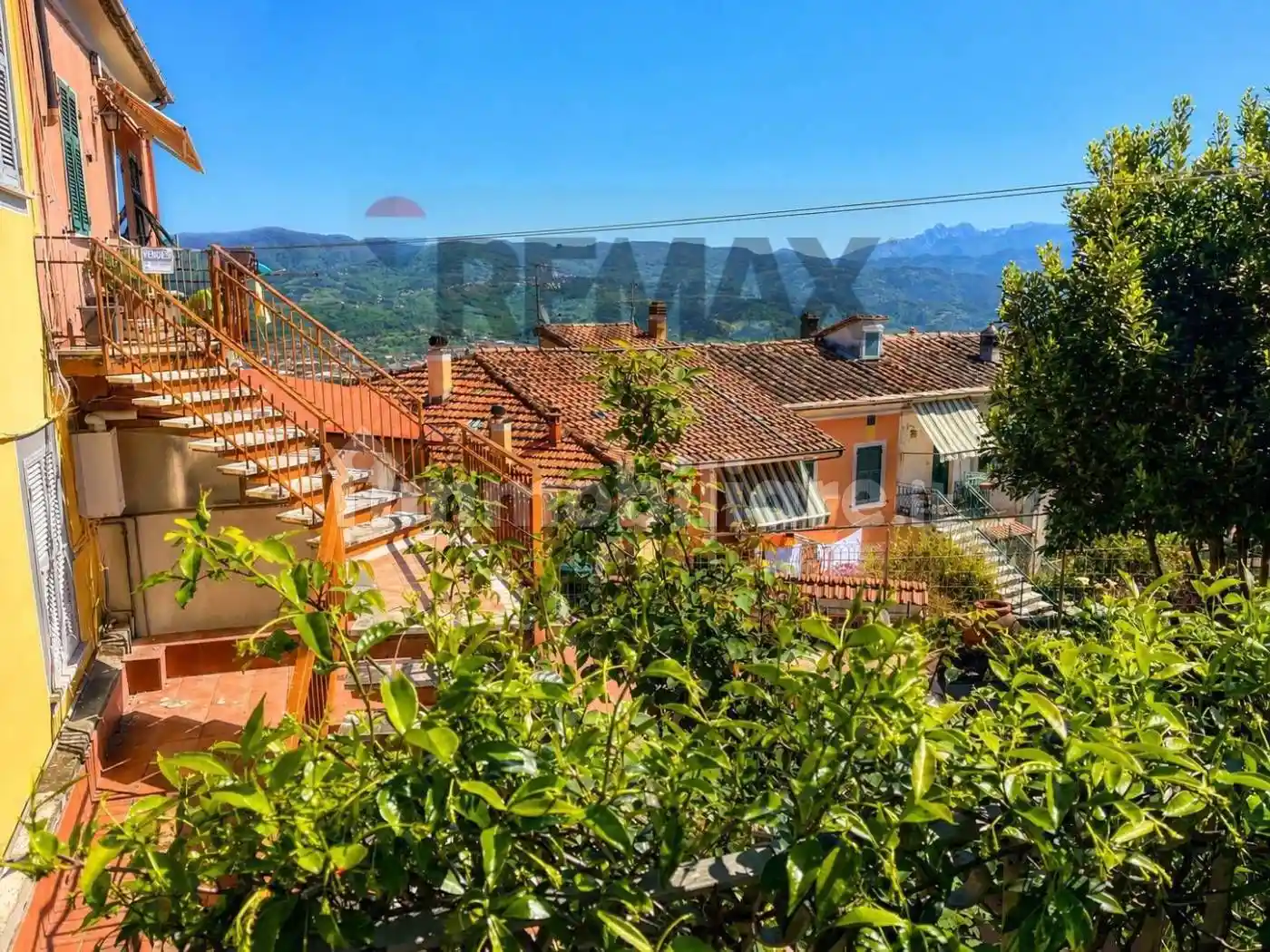 Appartamento in vendita a Vezzano Ligure