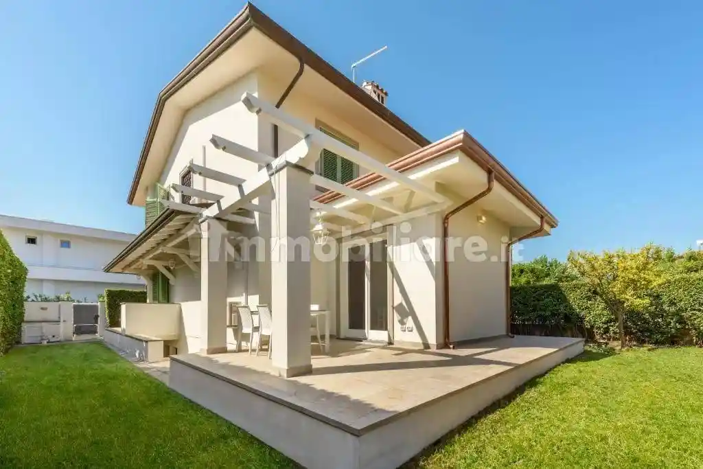 Villa in affitto a Forte dei Marmi