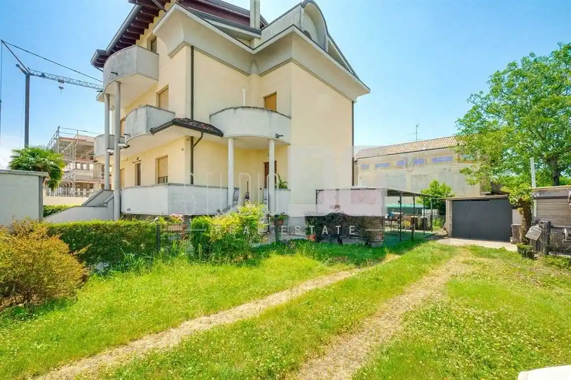 Villa in vendita a Cesano Maderno