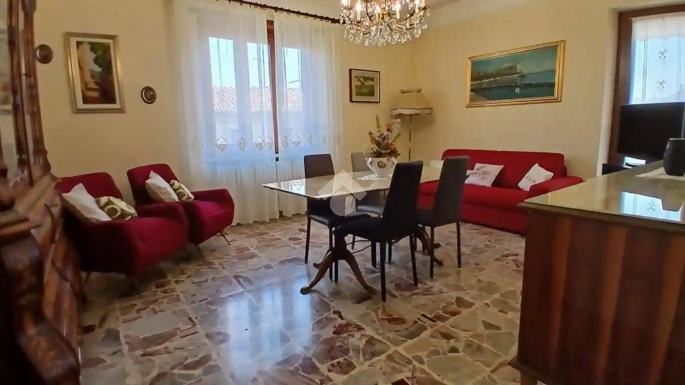 Appartamento in affitto a None