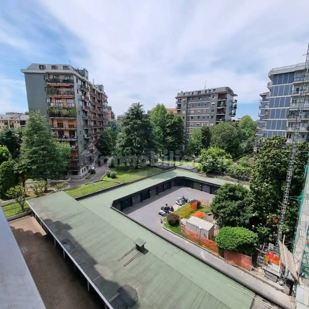 Palazzo - Edificio in vendita a Milano