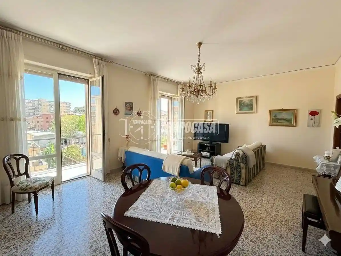 Appartamento in vendita a Napoli