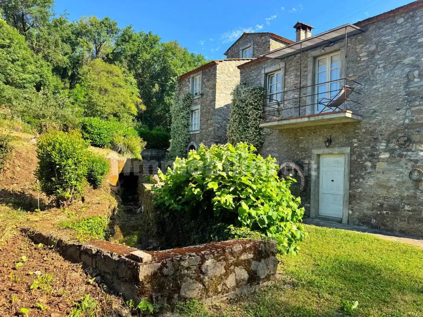 Rustico - Casale in vendita a Castelnuovo Magra