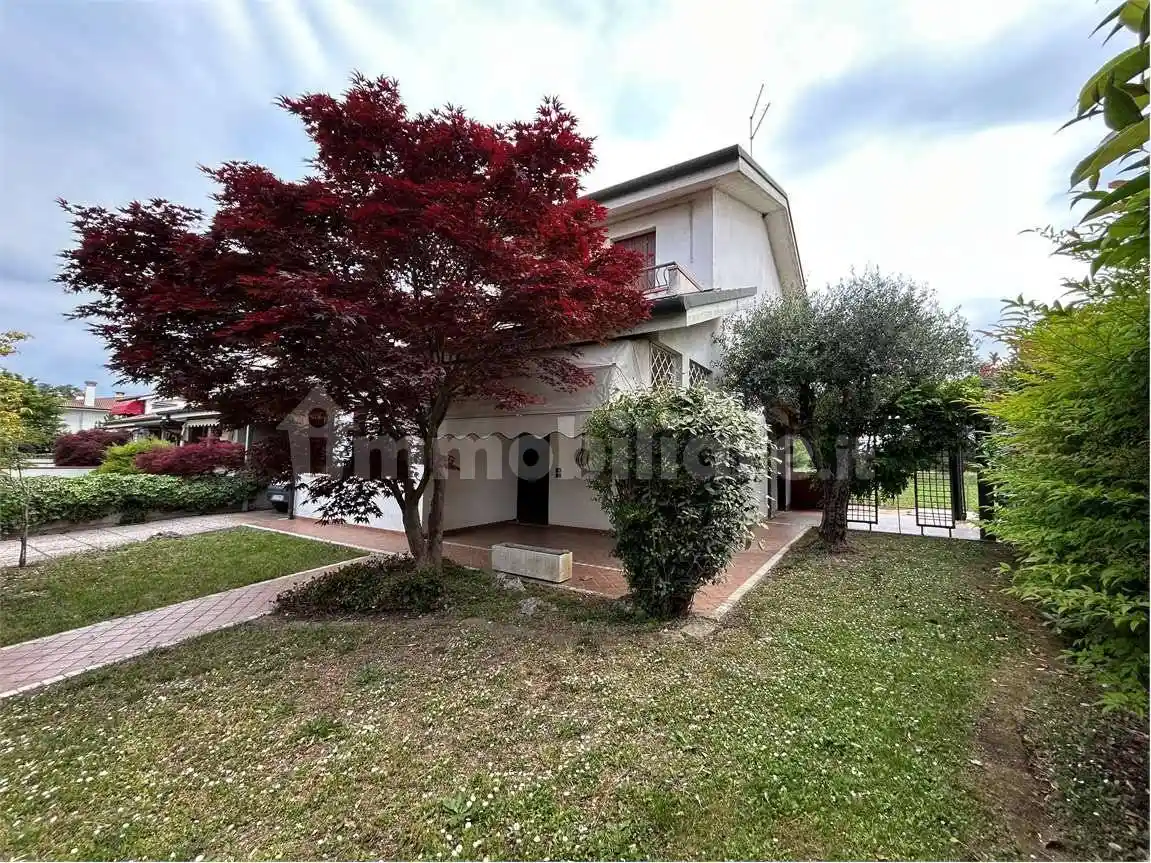 Villa in vendita a Trevignano