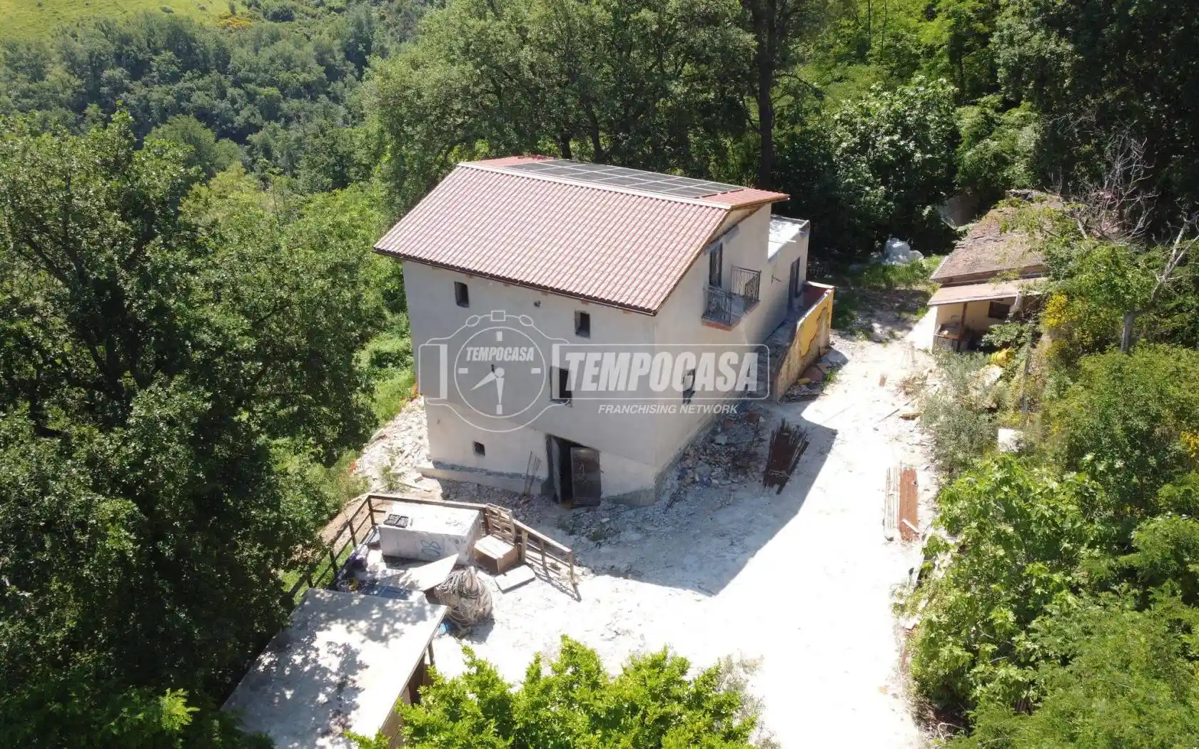 Casa indipendente in vendita a Tolentino