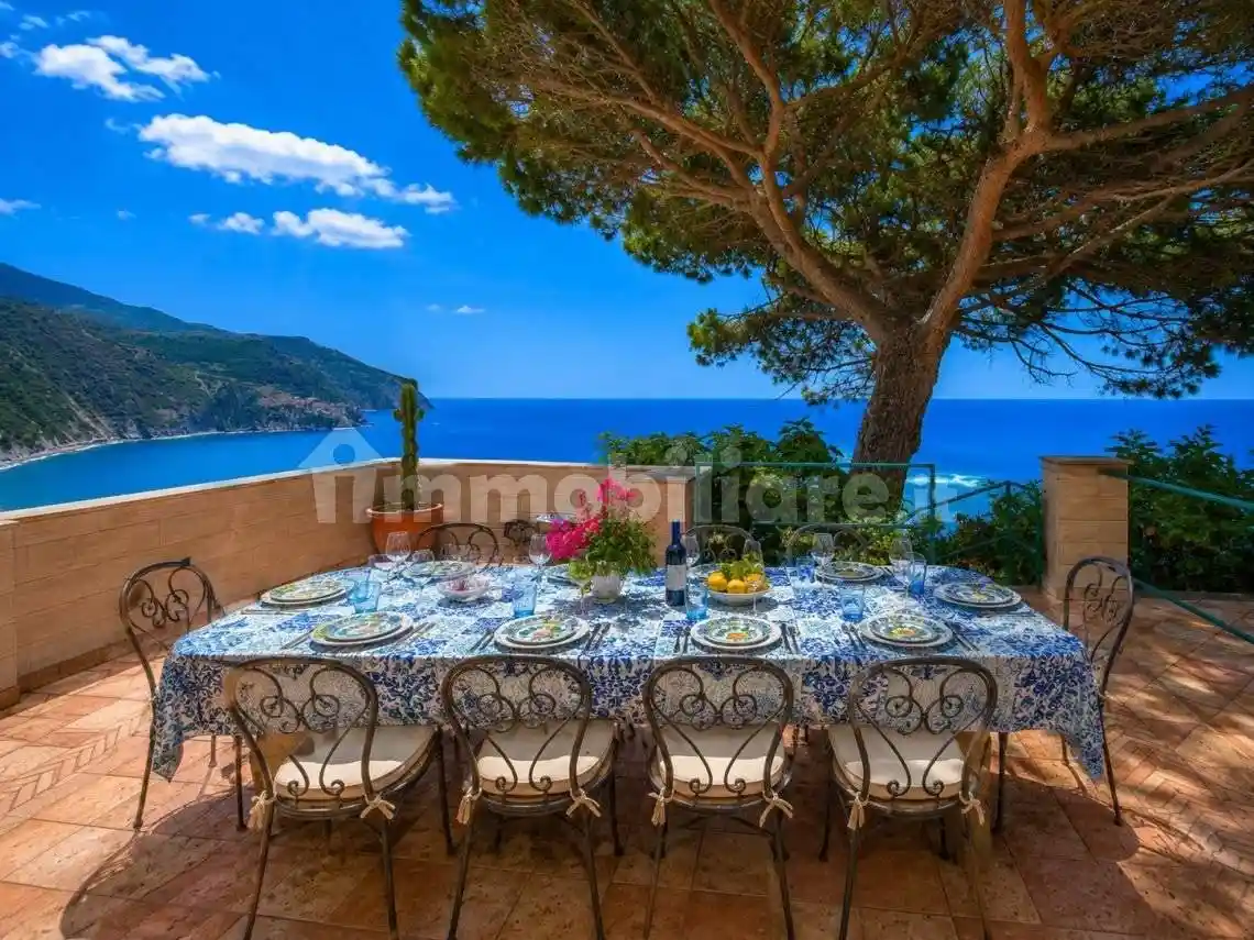 Villa in vendita a Vernazza