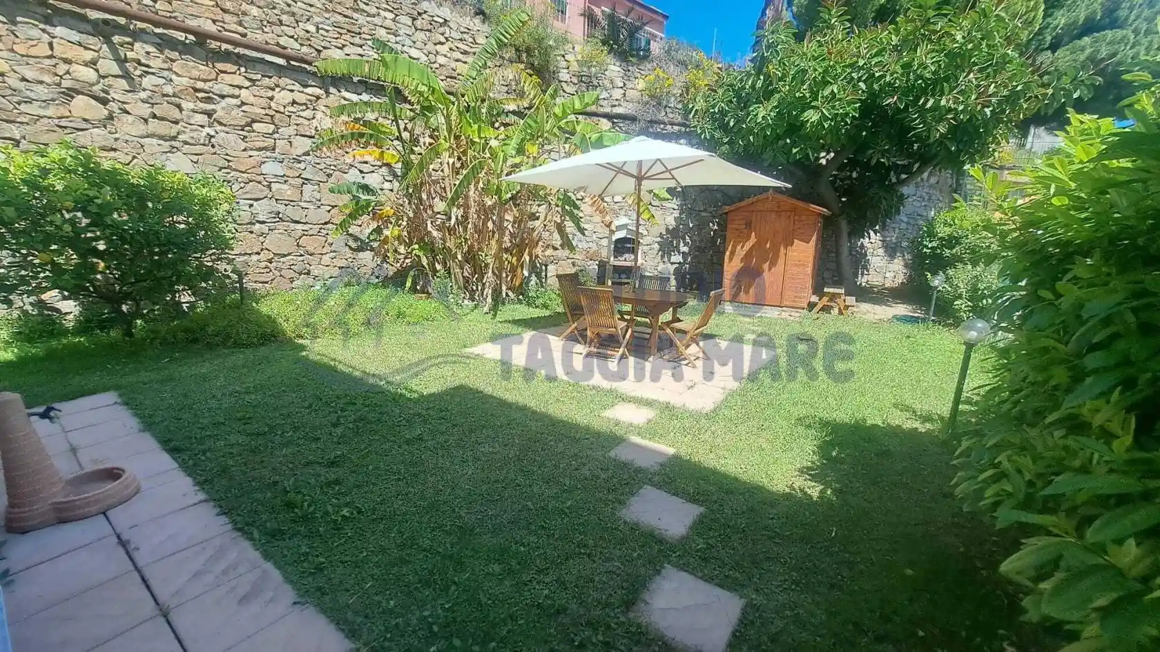 Appartamento in vendita a Cipressa