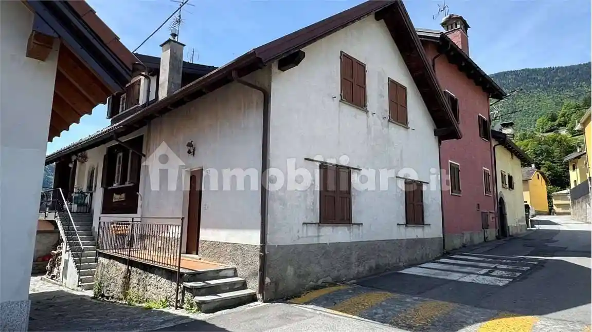 Casa indipendente in affitto a Crodo