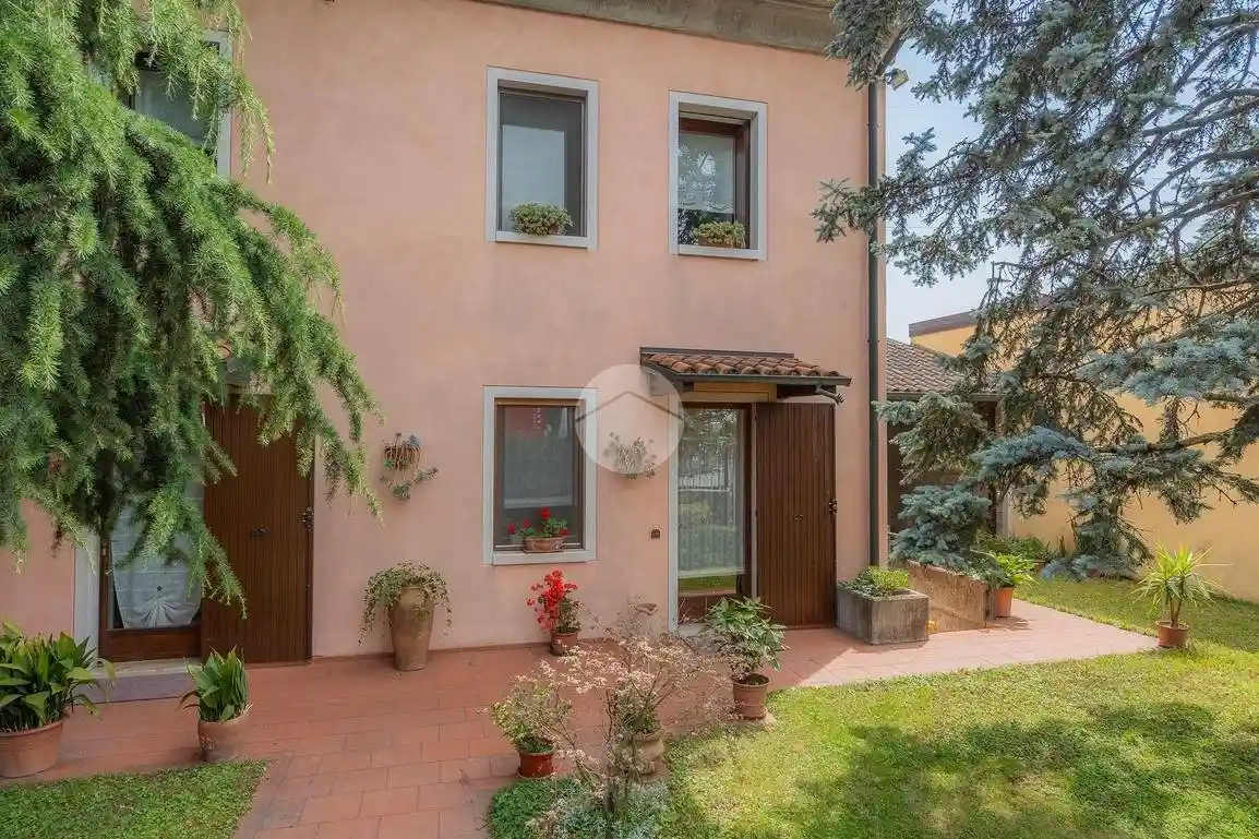 Villa in vendita a Verona