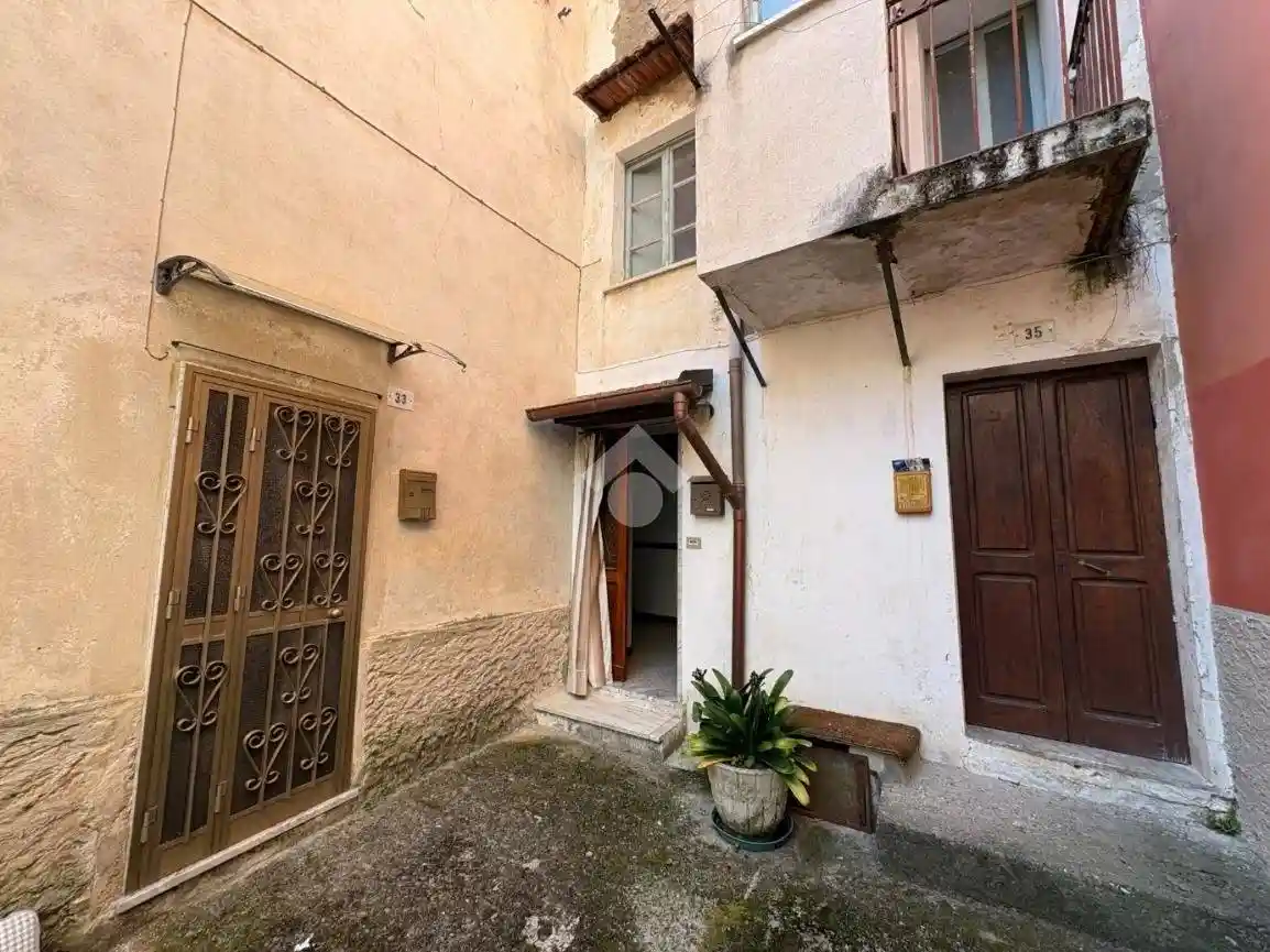 Casa indipendente in vendita a Massa