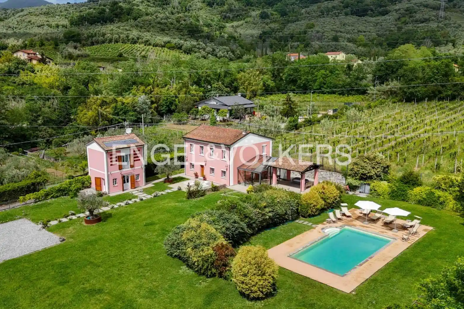 Villa in vendita a Luni