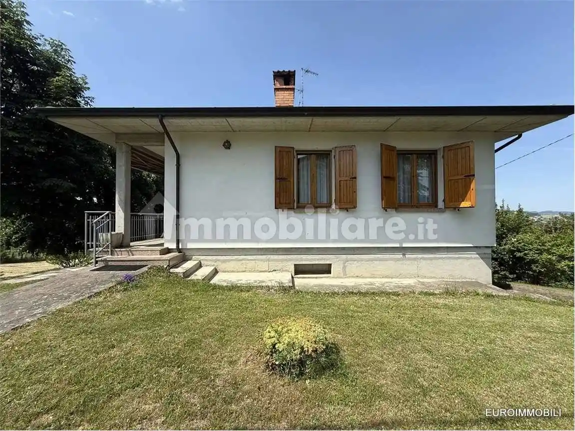 Casa indipendente in vendita a Neviano degli Arduini
