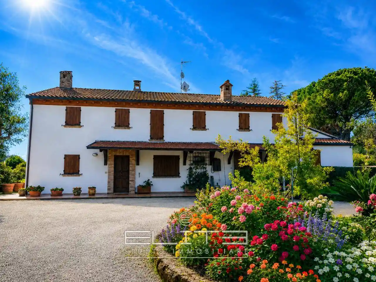 Villa in vendita a Agugliano