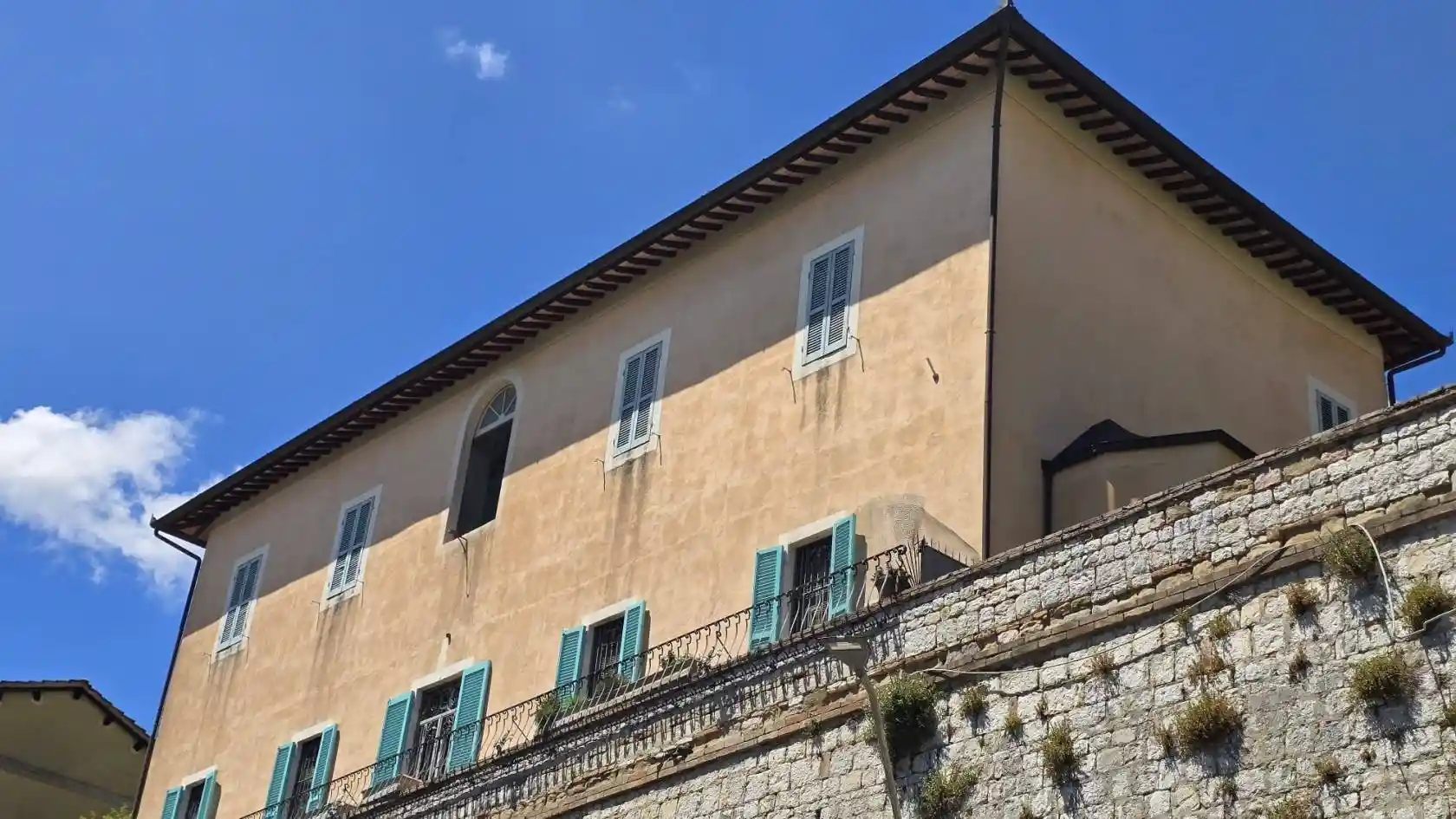 Casa indipendente in vendita a Perugia