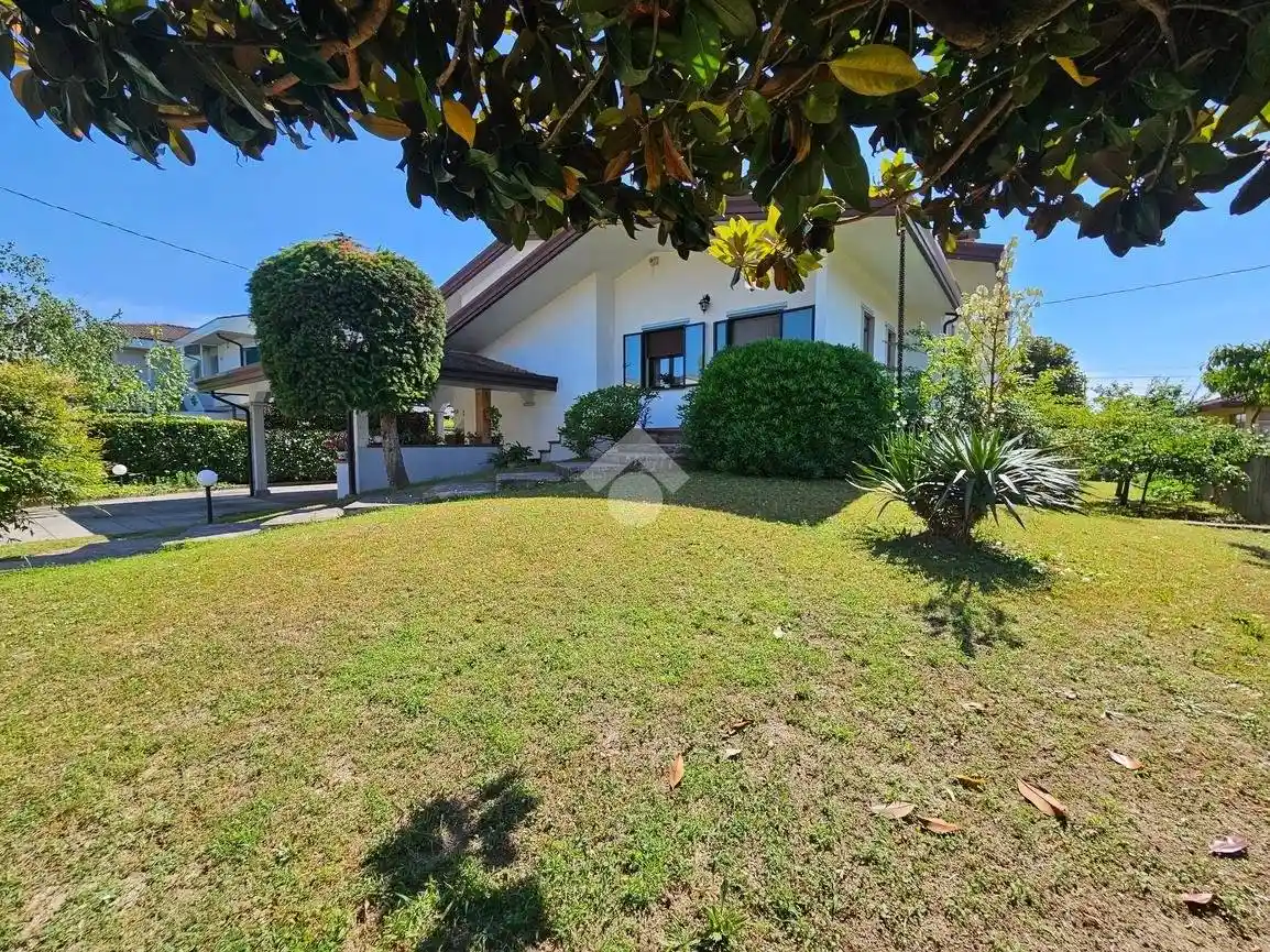 Villa in vendita a Campagna Lupia
