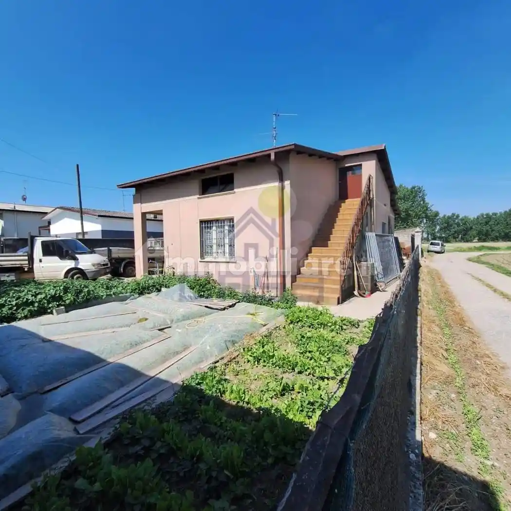 Villa in vendita a Borgo San Giacomo