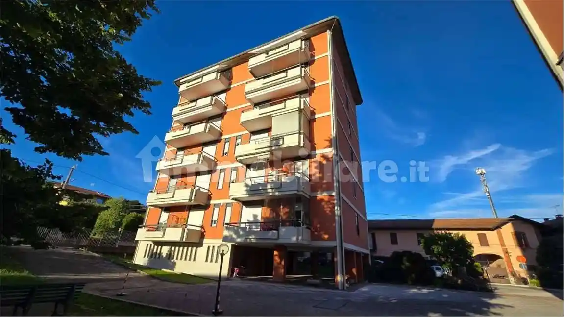 Appartamento in vendita a Sesto Calende