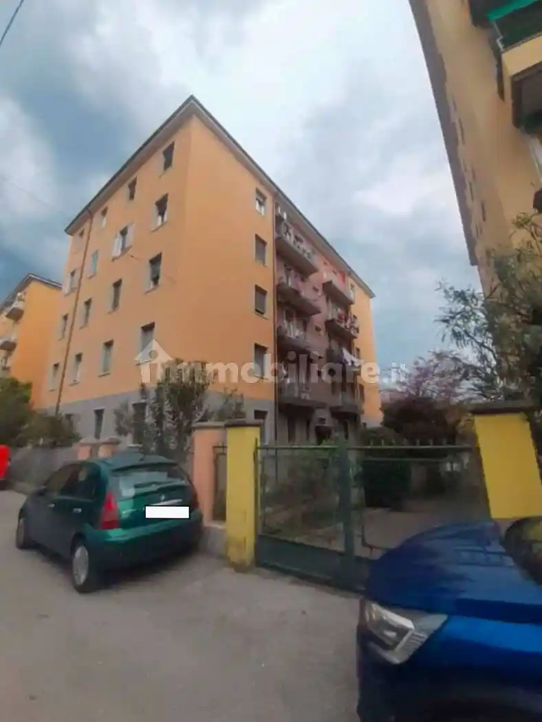 Palazzo - Edificio in vendita a Bologna