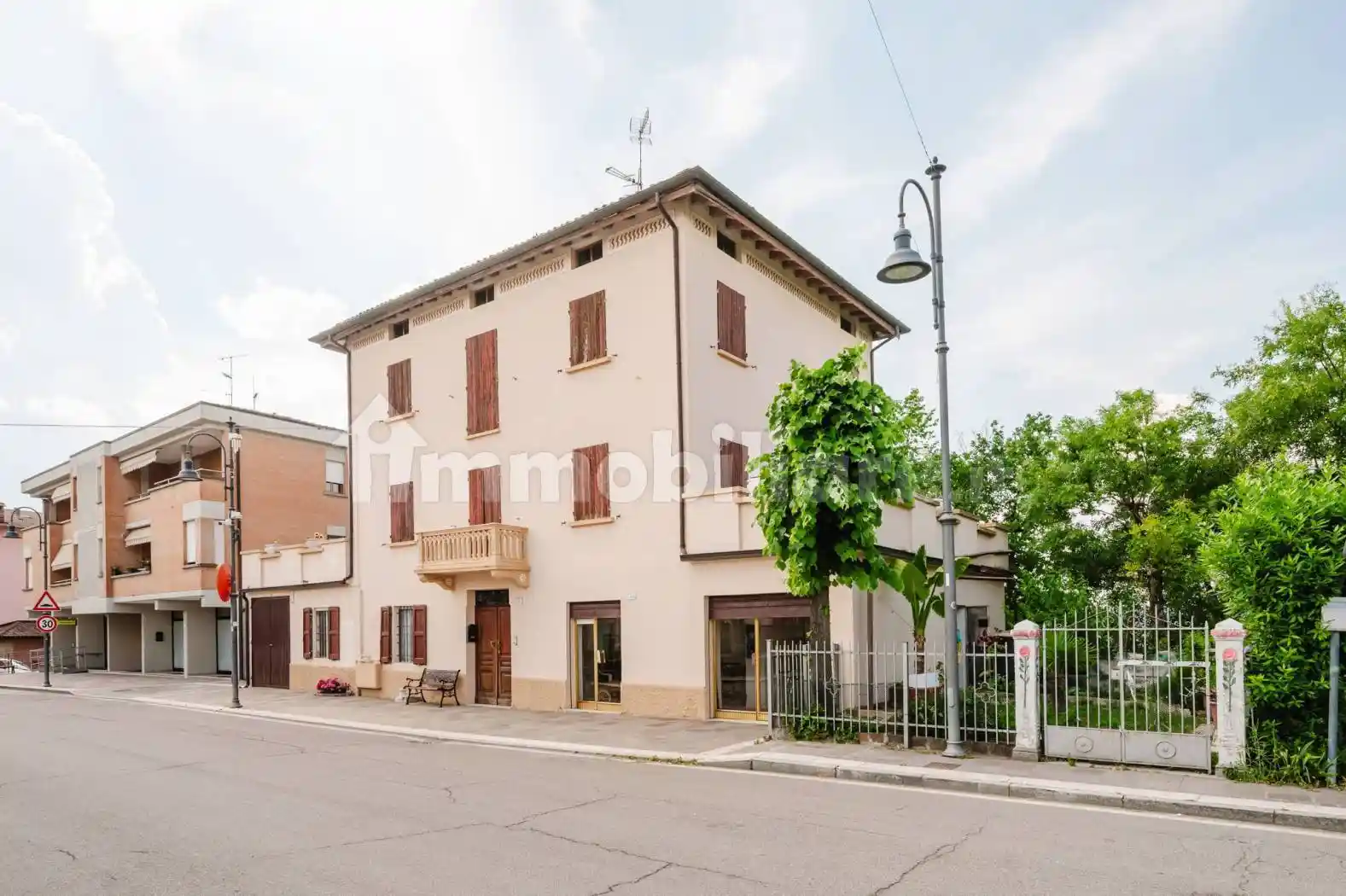 Casa indipendente in vendita a Baiso